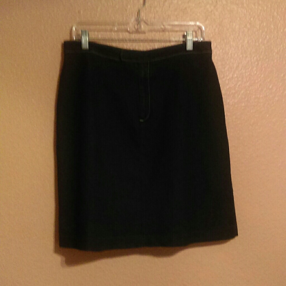 Kathy Ireland black chambray skirt